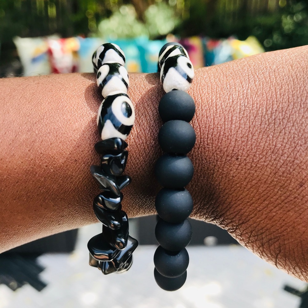 Black chipped on ya and matte black bracelet set